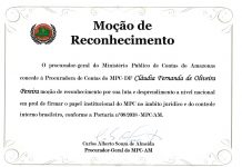 Procuradora-Geral de Contas do DF recebe honraria do Ministério Público de Contas do Amazonas