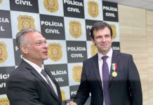 Procurador-Geral recebe medalha do Mérito Policial da Polícia Civil do DF